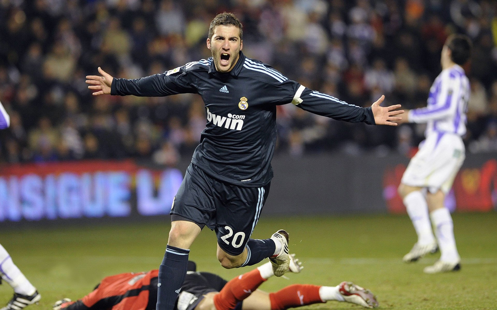 费德勒宣布退役 网坛传奇告别赛场